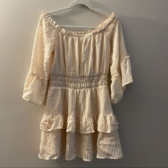 LE LIS IVORY OFF SHOULDER BELL SLEEVE TIERED RUFFLE DRESS SIZE M - Picture 1 of 4